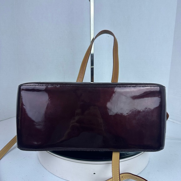 Louis Vuitton LV Hand Bag Vernis Purple Rosewood Auenue - Picture 10 of 13